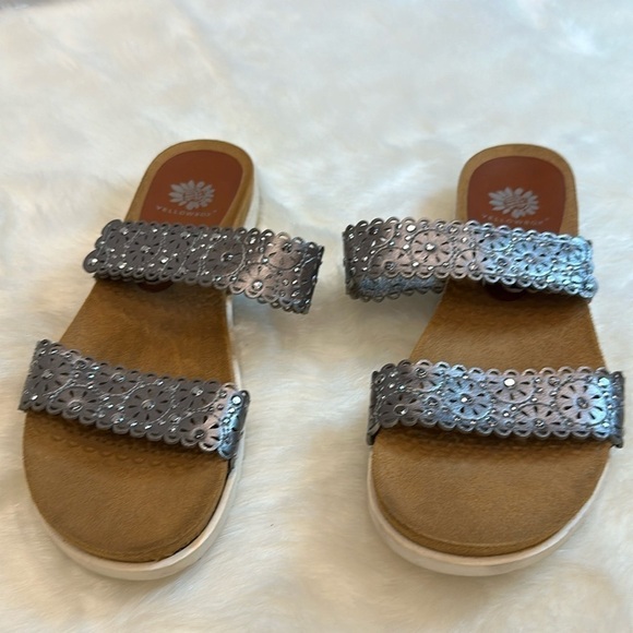 Yellow box gray with bling adjustable back strap size 9M - Picture 1 of 9